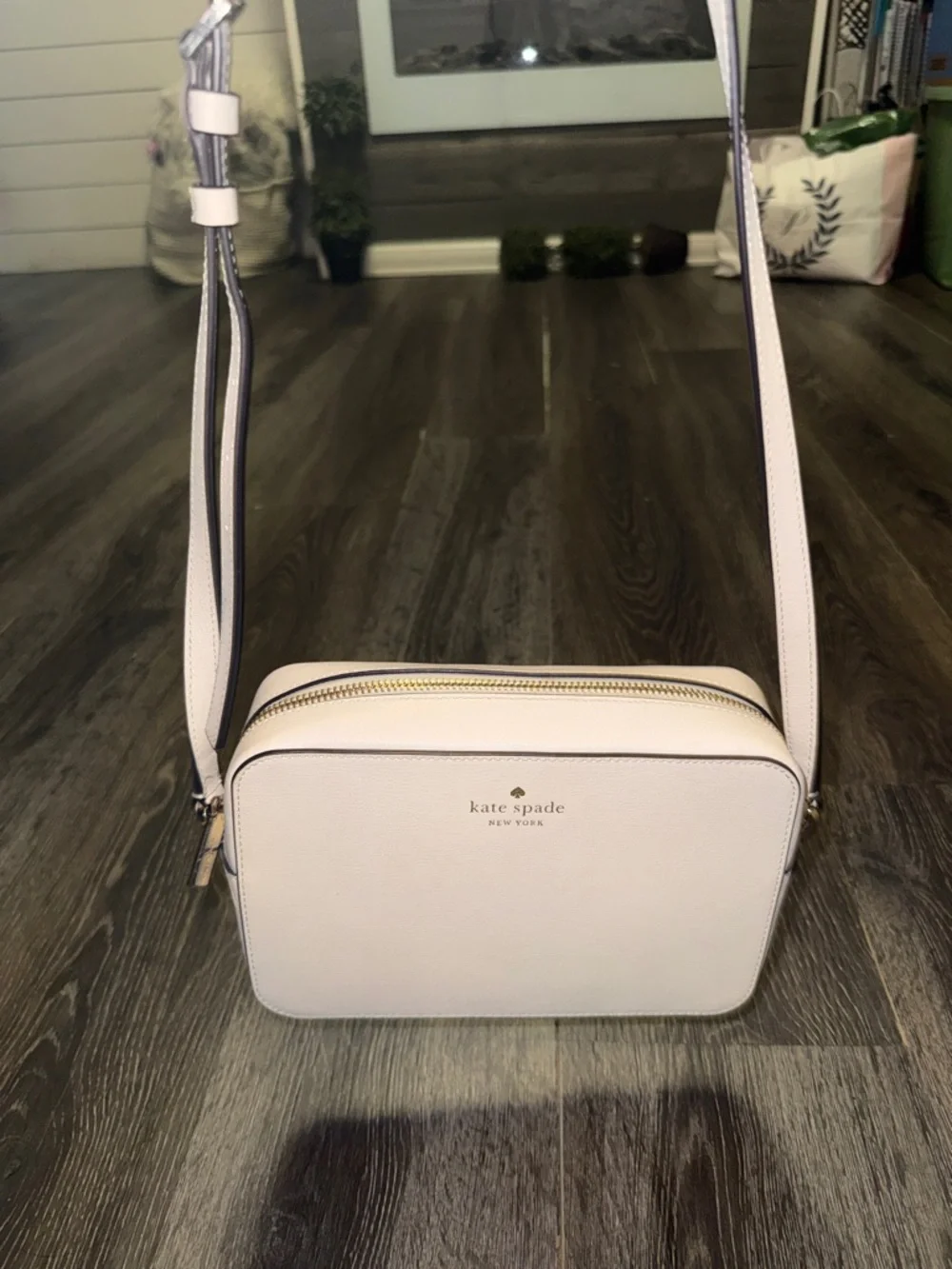 Kate Spade Camera Crossbody - Picture 6 of 6